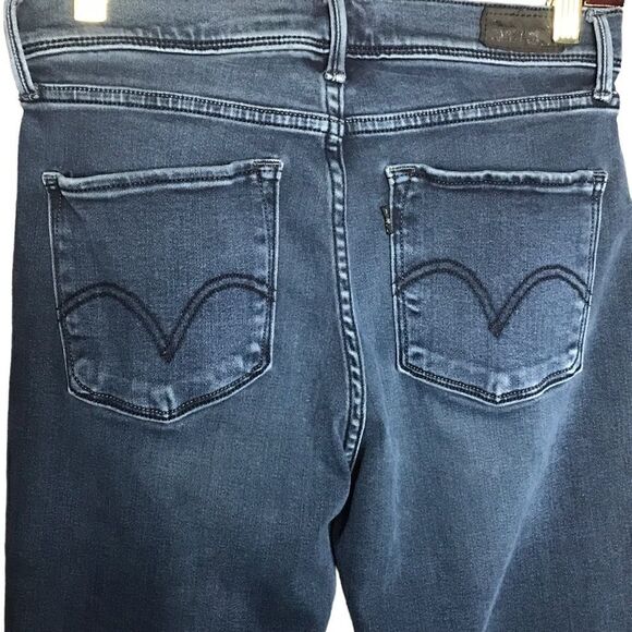 Levi Jeans Woman’s Size 6 - Picture 3 of 6
